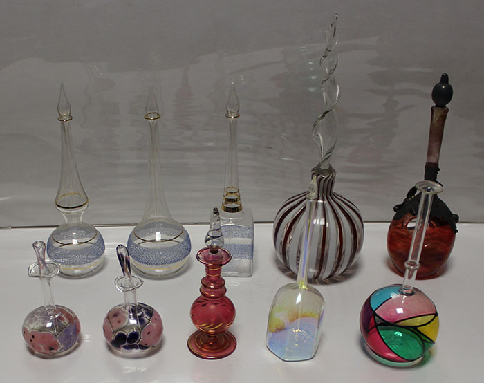 10 glazen parfum flacons