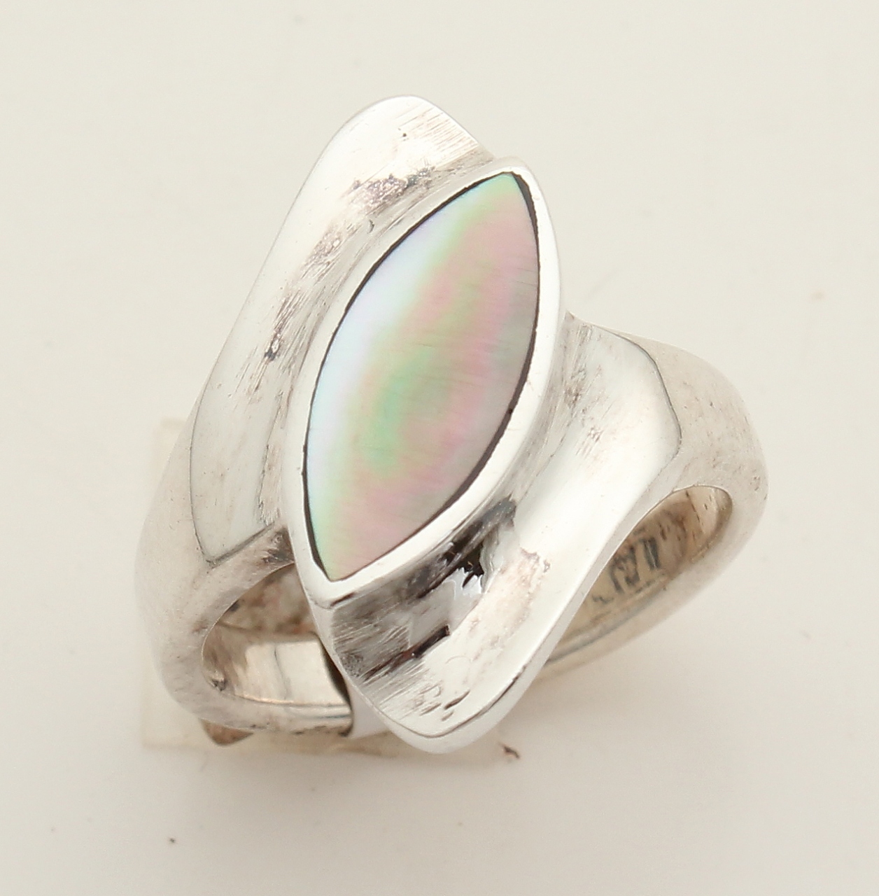 Zilveren ring met parelmoer