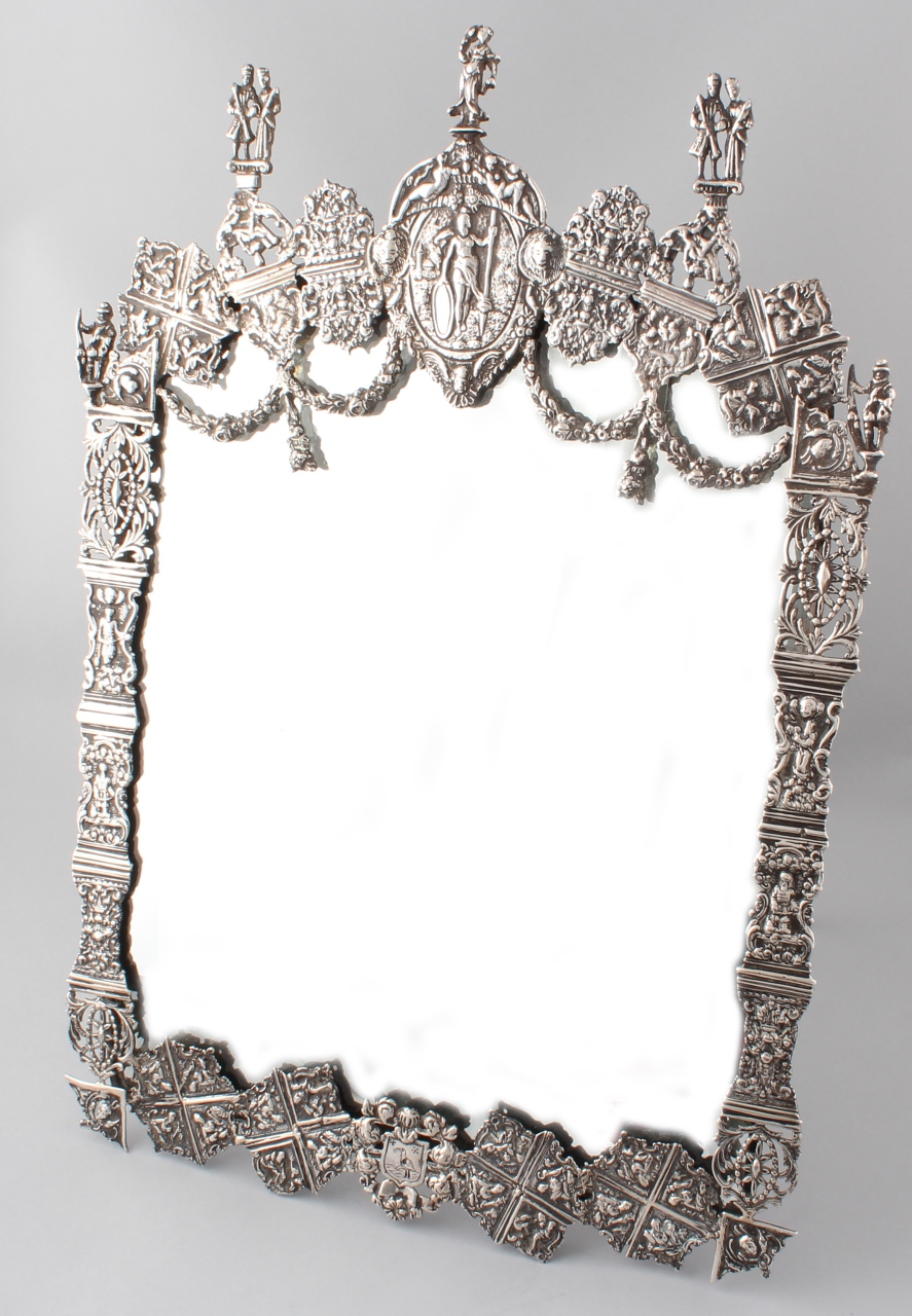 Spiegel met zilveren omlijsting