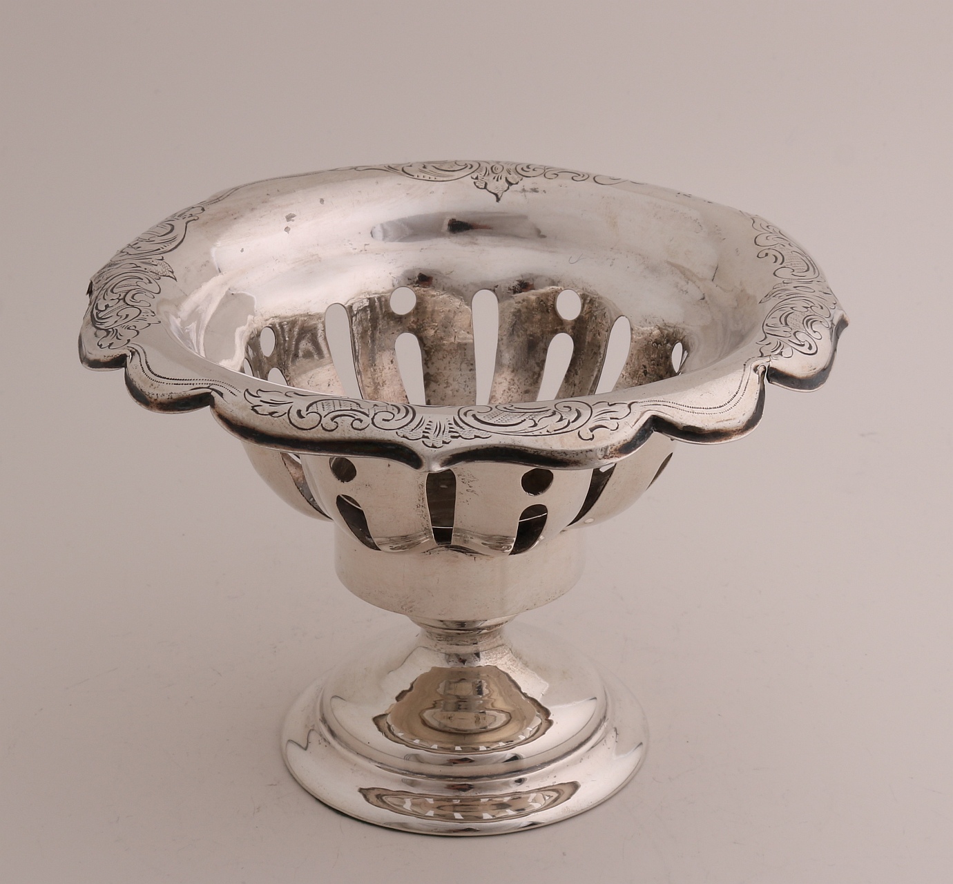 Zilveren theecomfoor, 1854