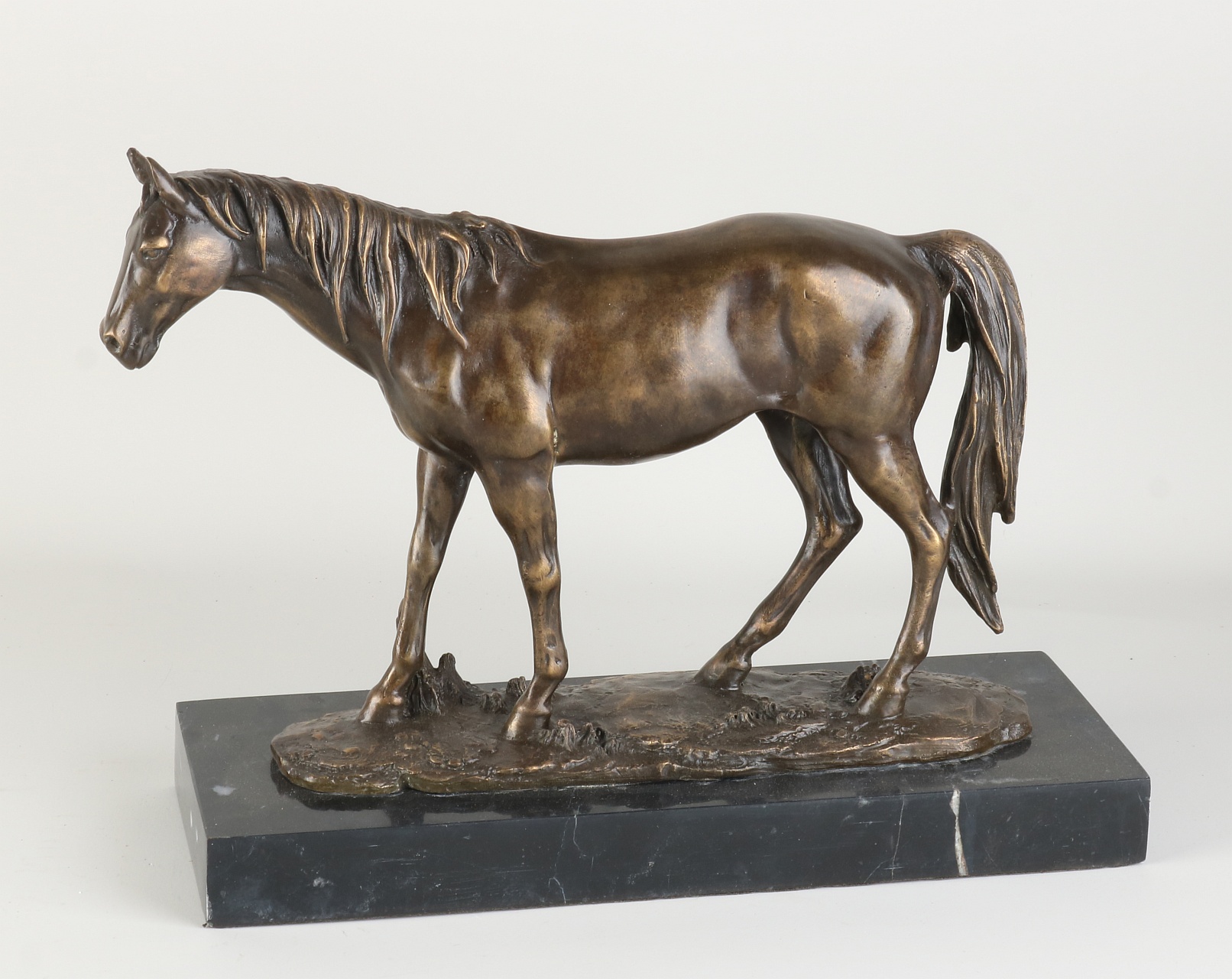 Bronzen figuur, Paard