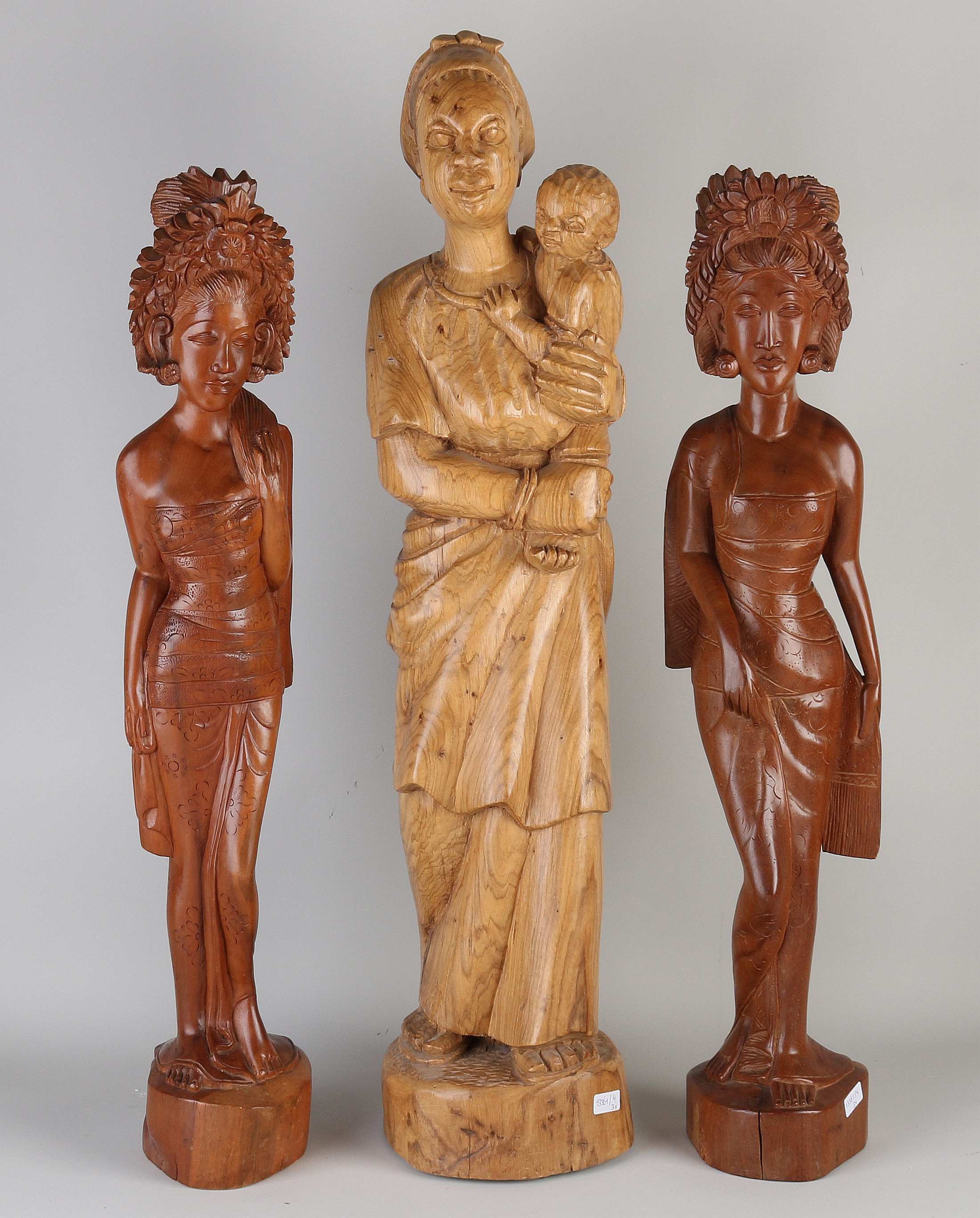 Drie Oosterse figuren, H 62 - 70 cm.
