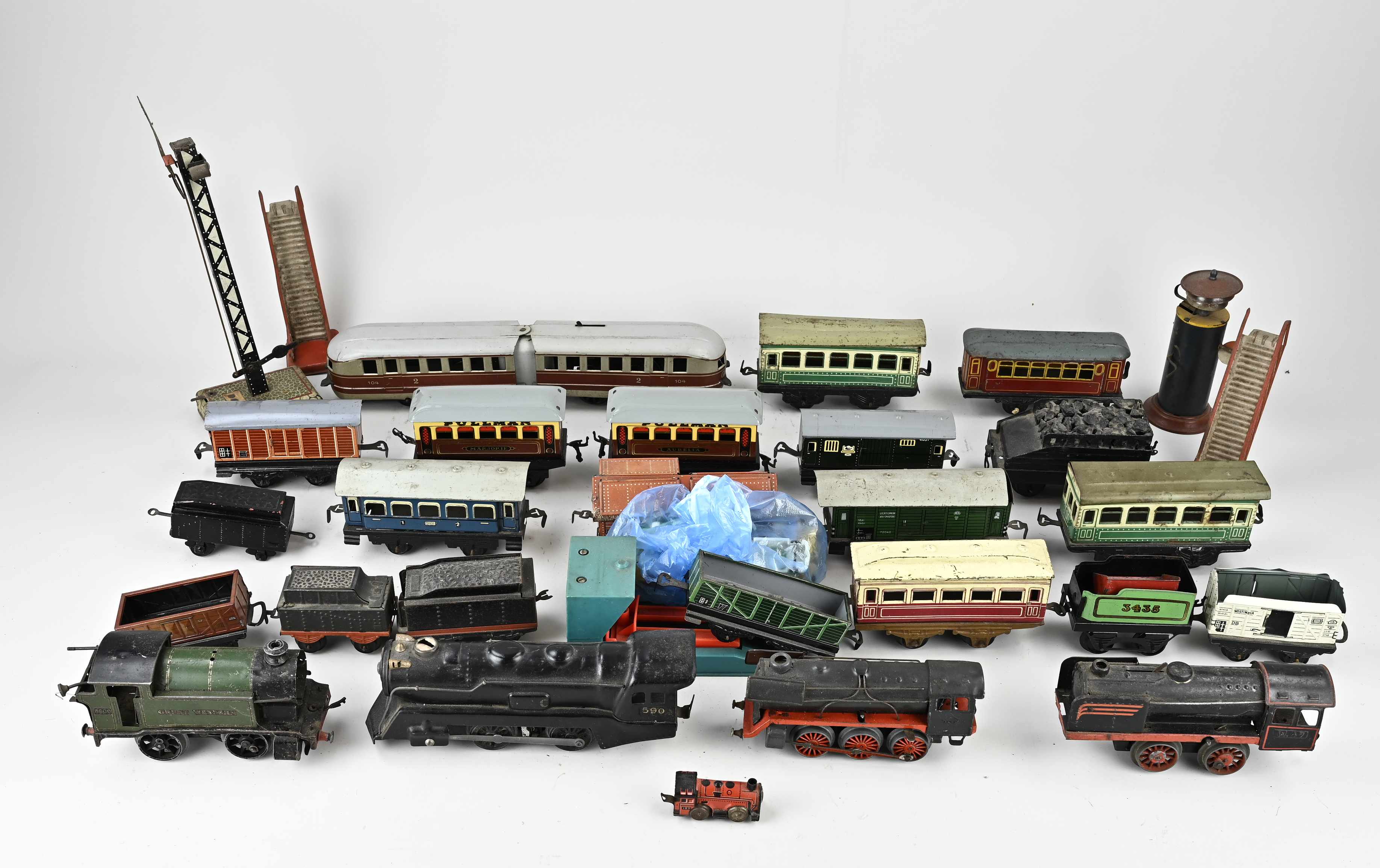 Lot oud/antiek treinspeelgoed