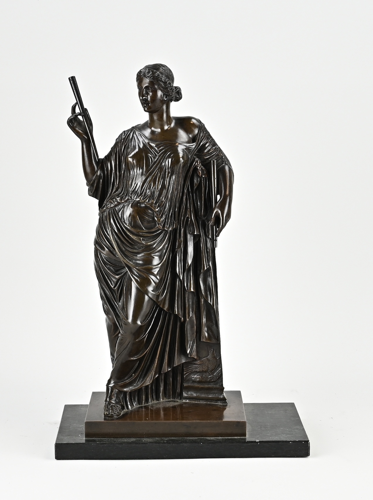 Bronzen figuur, Griekse vrouw met fluit