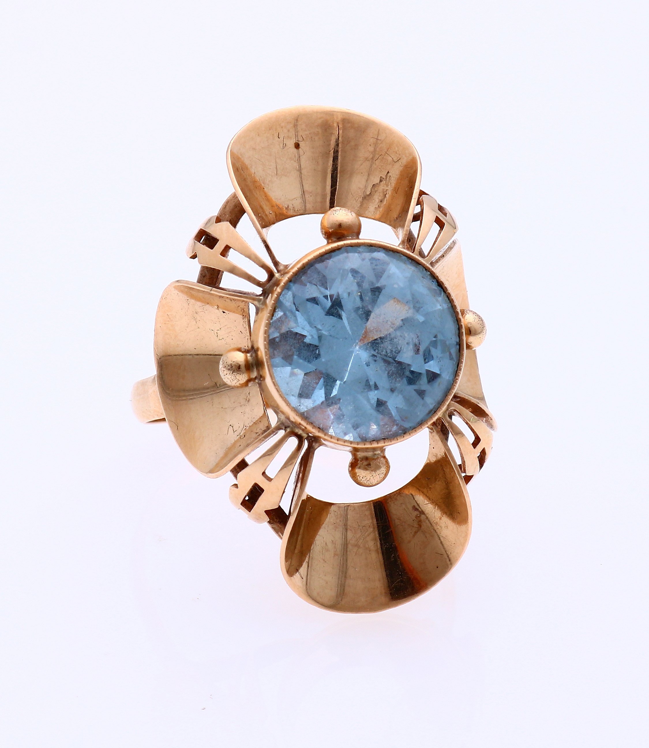 Gouden ring met blauwe steen