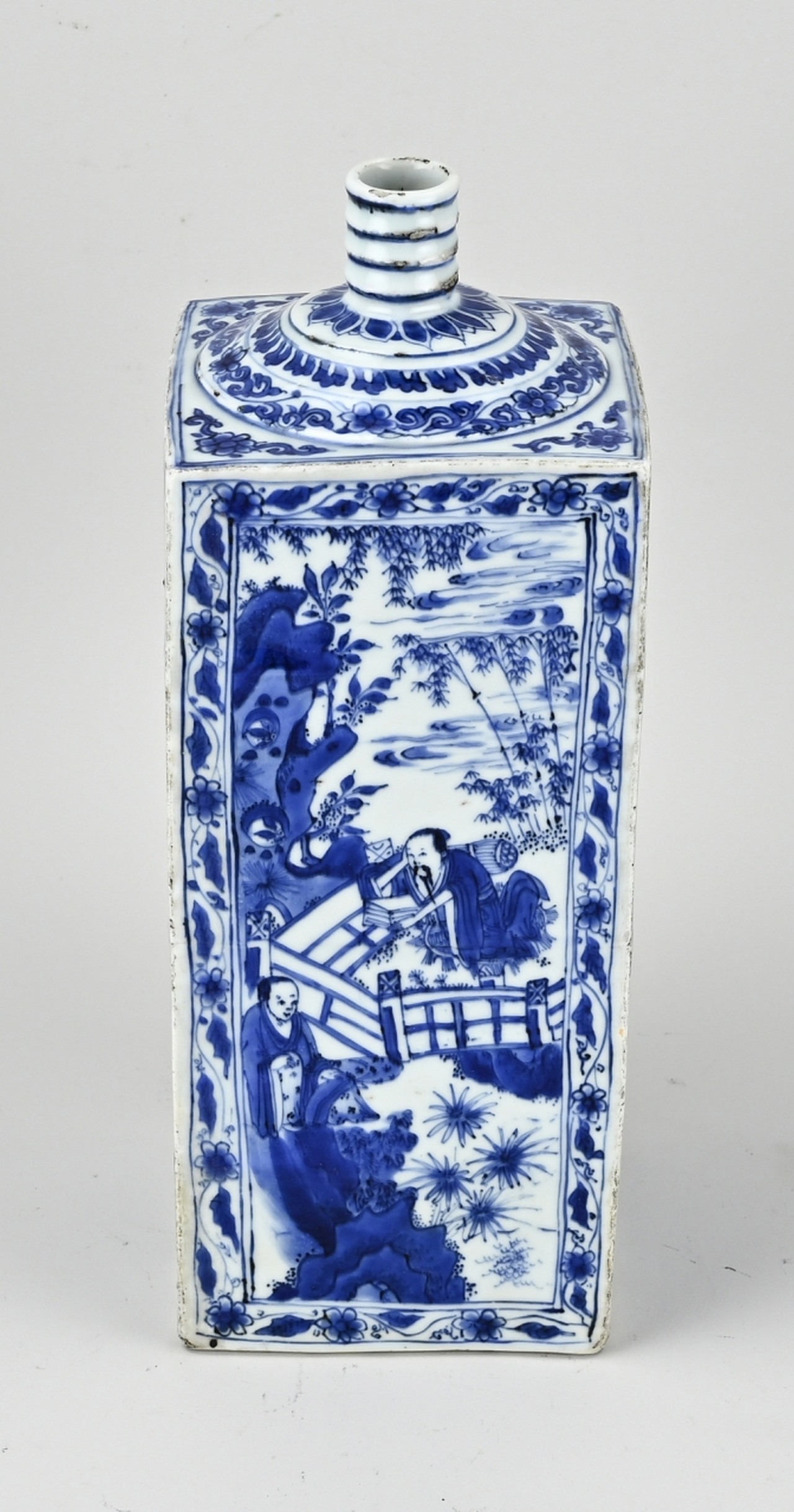 Zeldzame 16e - 17e eeuwse Chinese fles, H 33 cm.