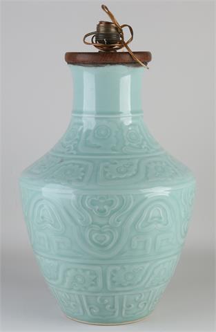 Chinese celadon lampenvoet, H 45 cm.