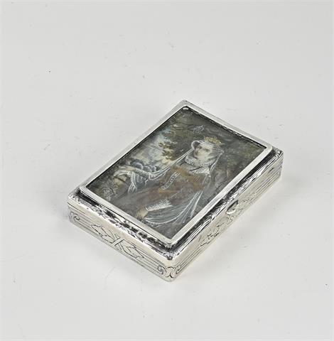 Zilveren doos met portret